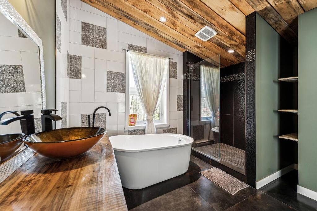 Cozy, Luminous And Charming Retreat Chalet