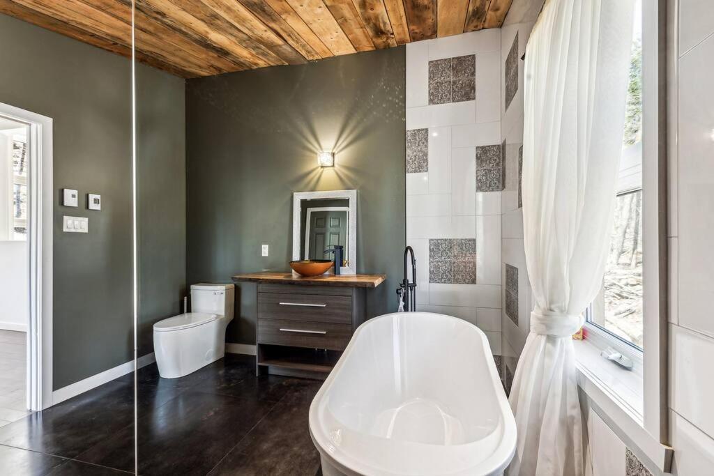 Cozy, Luminous And Charming Retreat Chalet Harrington
