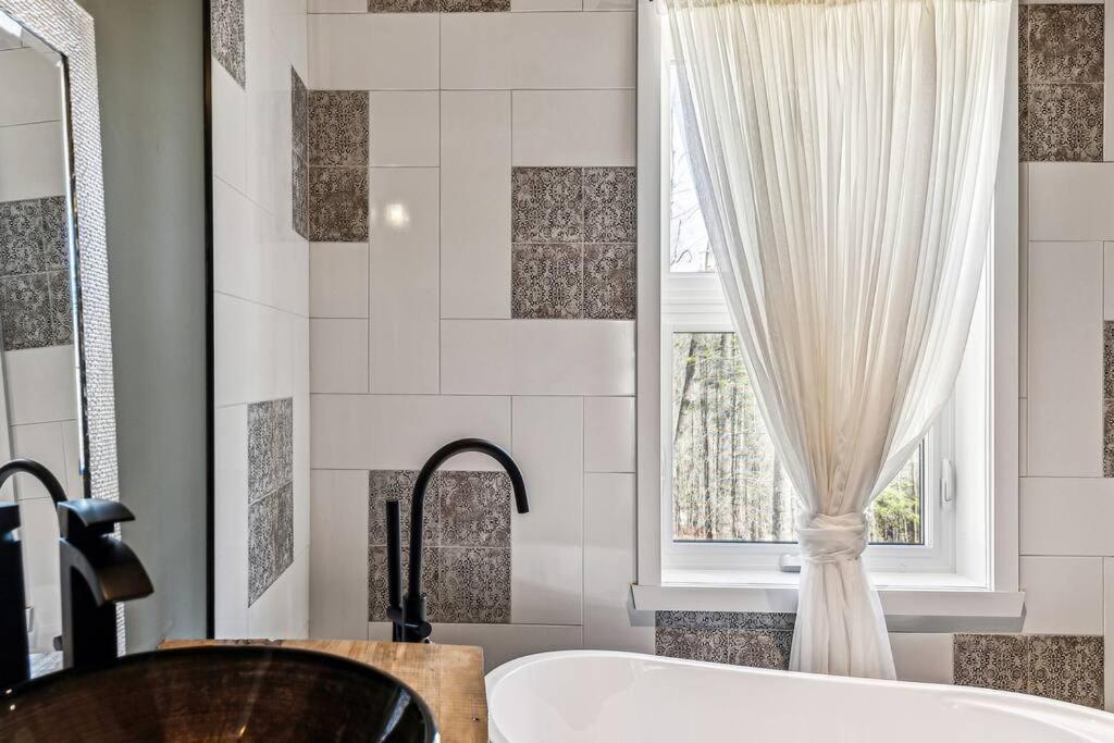 Chalet Cozy, Luminous And Charming Retreat Harrington
