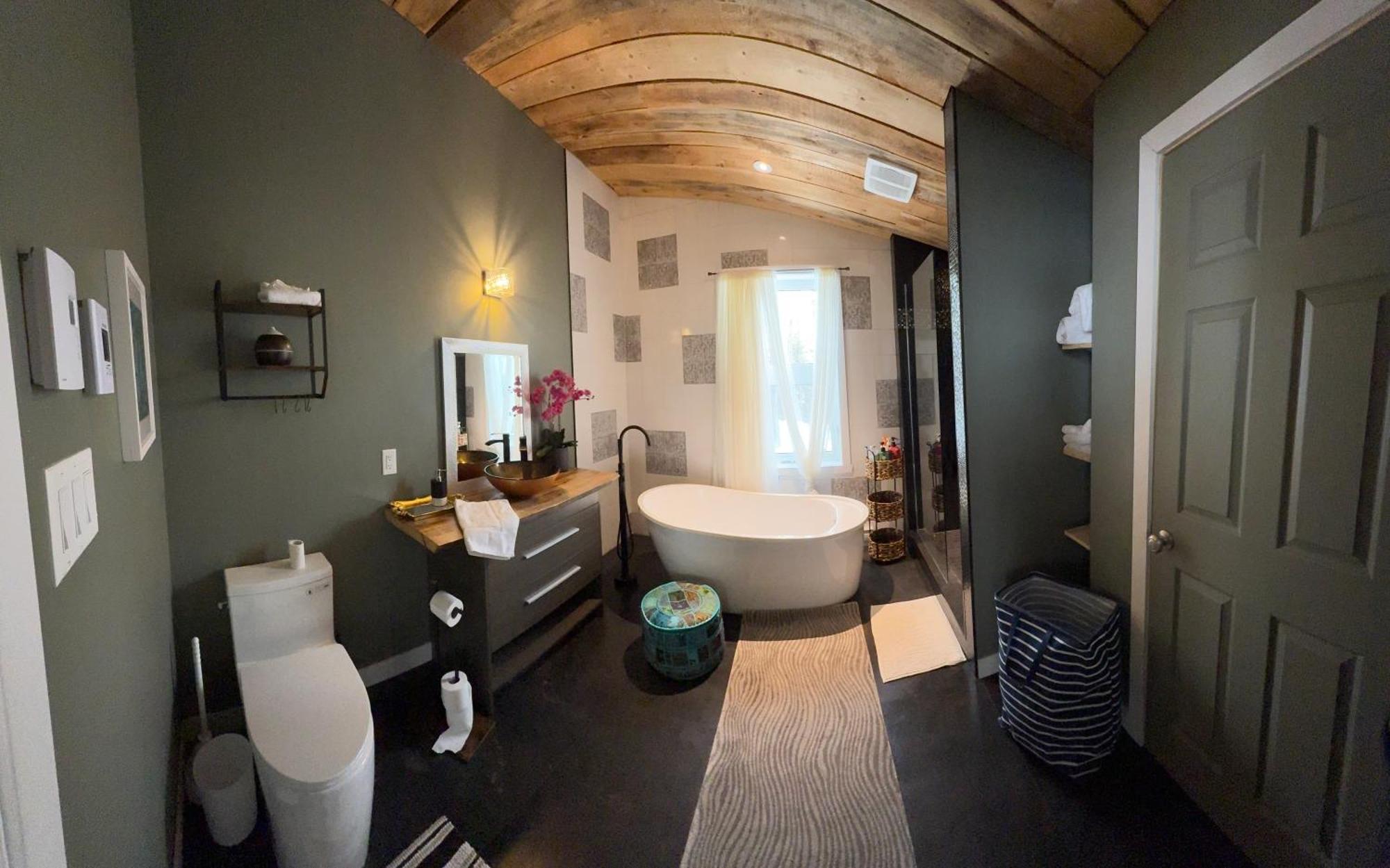 Cozy, Luminous And Charming Retreat Harrington